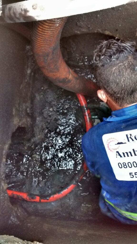 Esgotamento de caixa de gordura